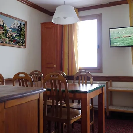 Superbe 3 Pieces, Balcon, Animaux Acceptes, Aux Pieds - Fr-1-351-56