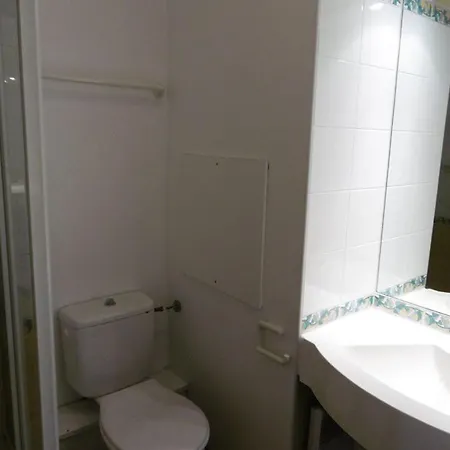Apartment Superbe 3 Pieces, Balcon, Animaux Acceptes, Aux Pieds - Fr-1-351-56